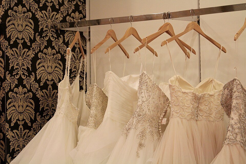 Wedding Dresses & Accessories Exporters, Wholesaler & Manufacturer | Globaltradeplaza.com
