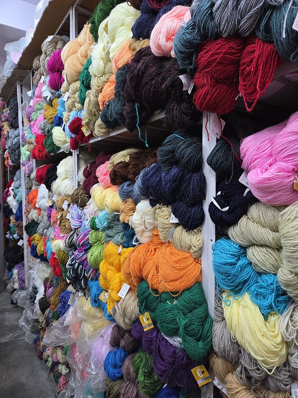 Wool Yarn Exporters, Wholesaler & Manufacturer | Globaltradeplaza.com