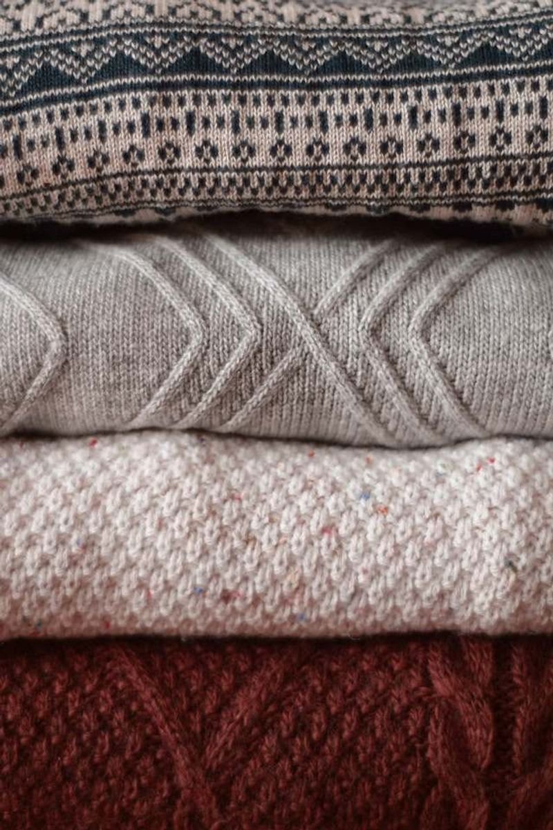 resources of Used Woolen Sweaters 100 % & 70-100% exporters resources of Used Woolen Sweaters 100 % & 70-100% exporters