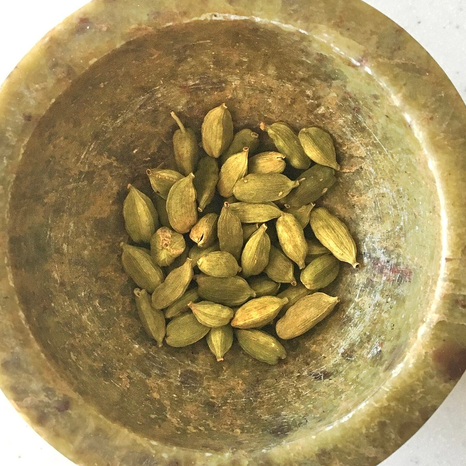 resources of Green Cardamom 8 mm Bold – Kerala exporters