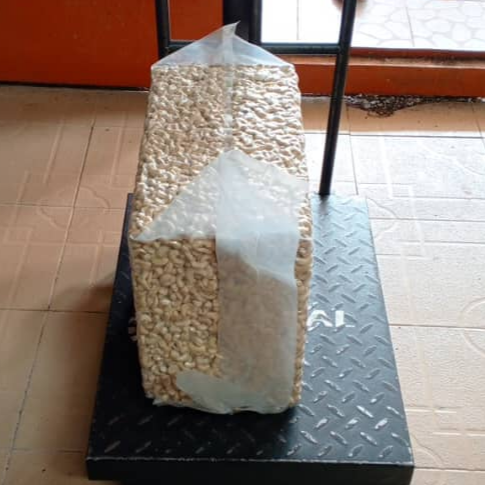 resources of Cashew almond W240 W320 W450 exporters