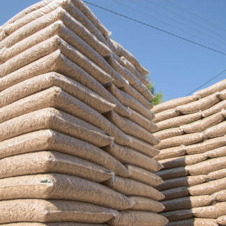 resources of Wood Pellets 15kg Bags Biomass Fuel for Heating System Durable 6mm Pine Oak Hardwood Pellets exporters